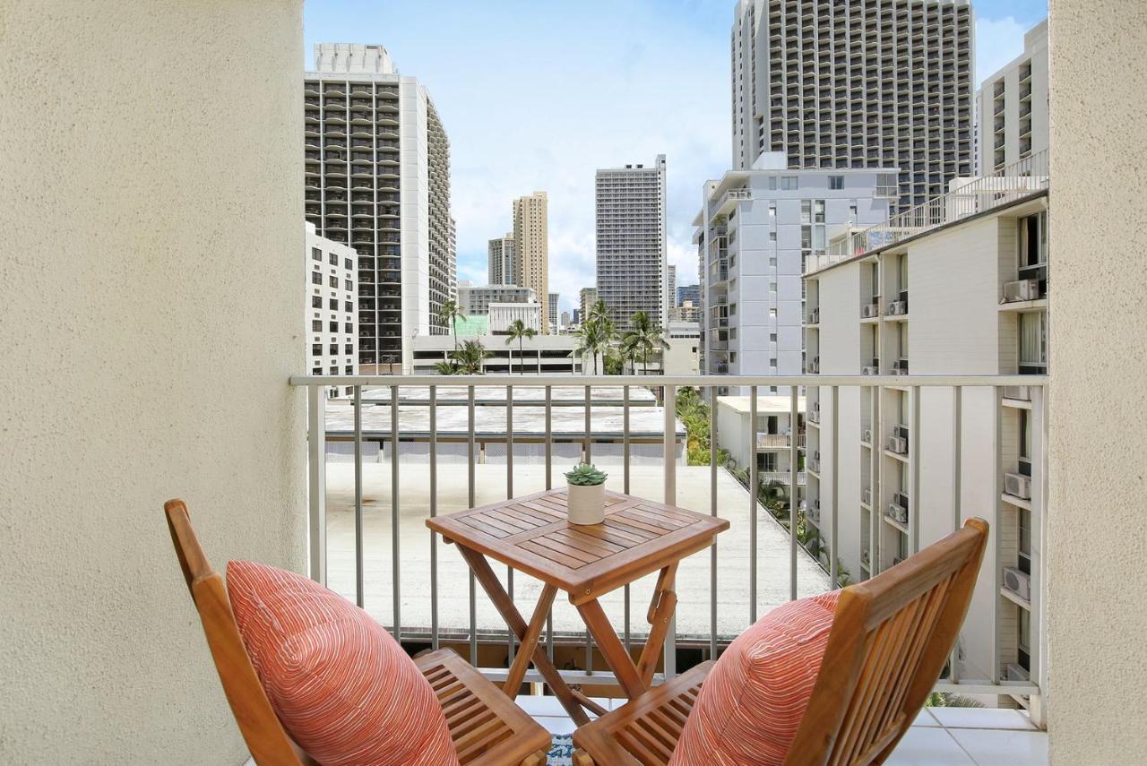 Oahu Tradewinds Plaza 601