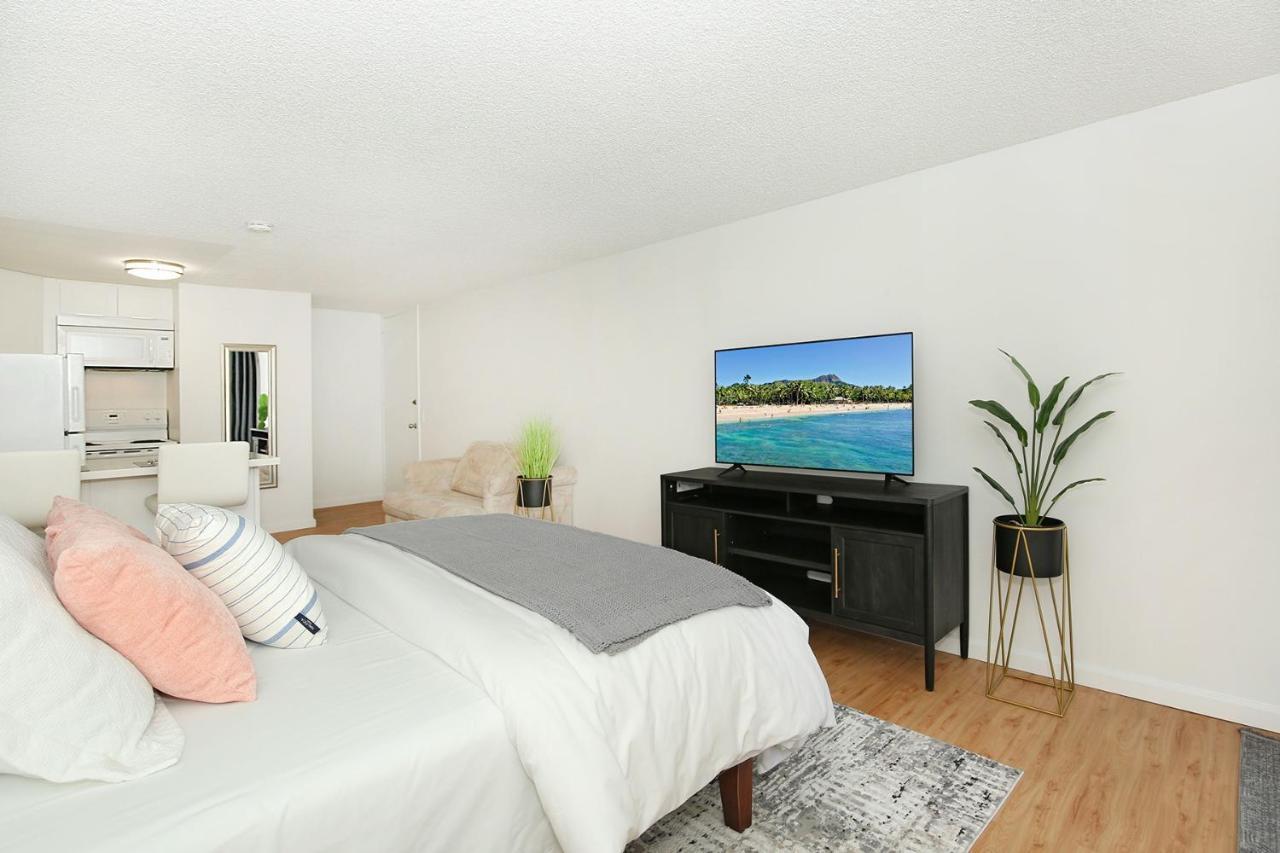 Apartment Oahu Tradewinds Plaza 601 *