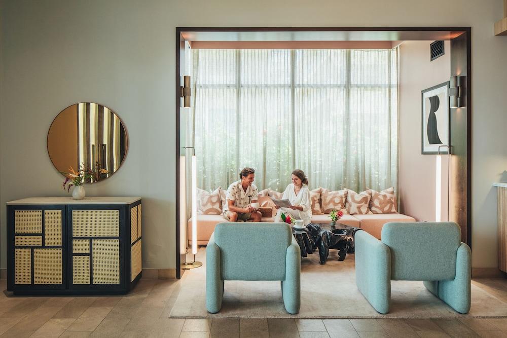 Renew 3* Honolulu