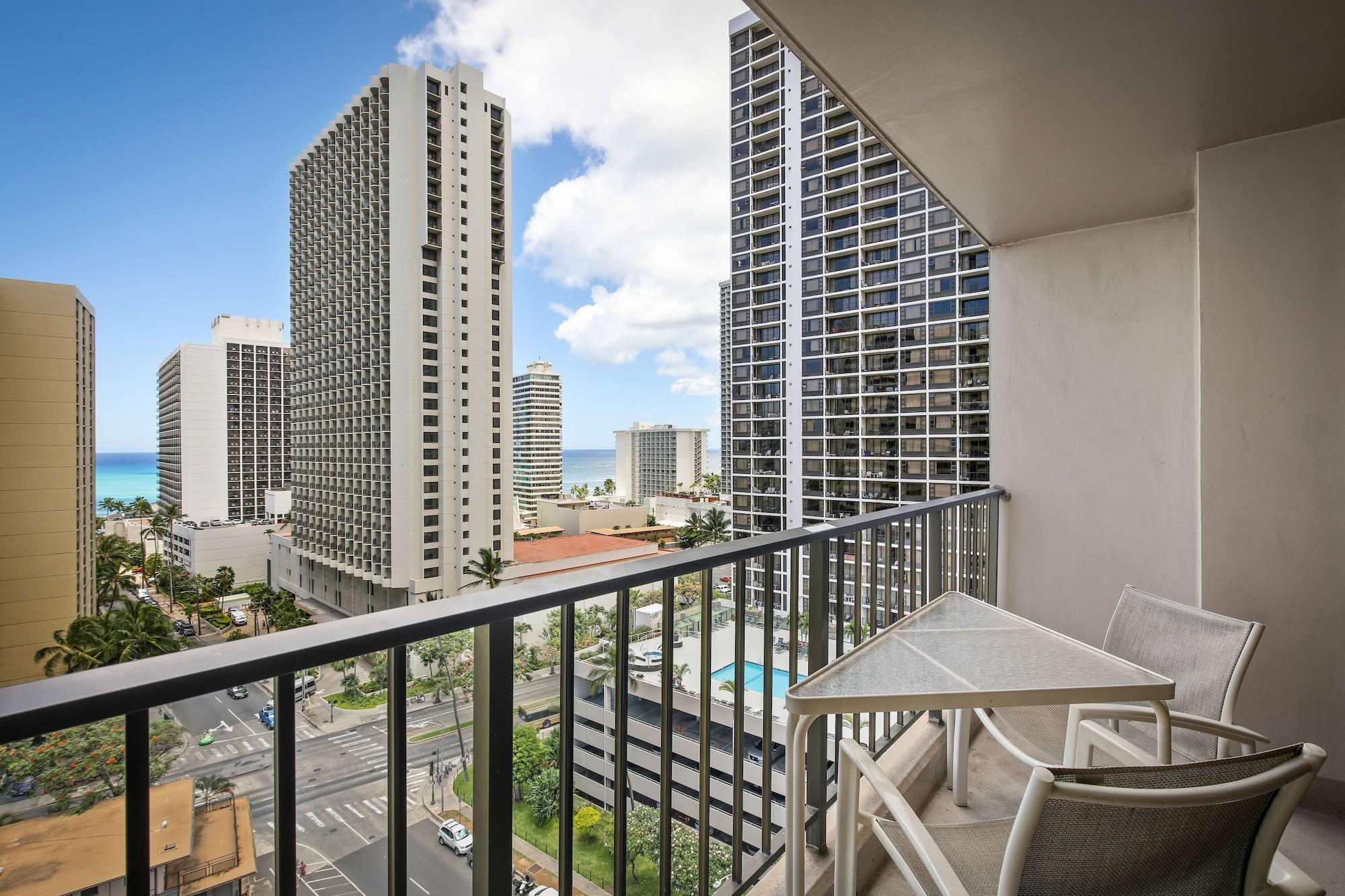 Aparthotel Aston Waikiki Sunset 4*