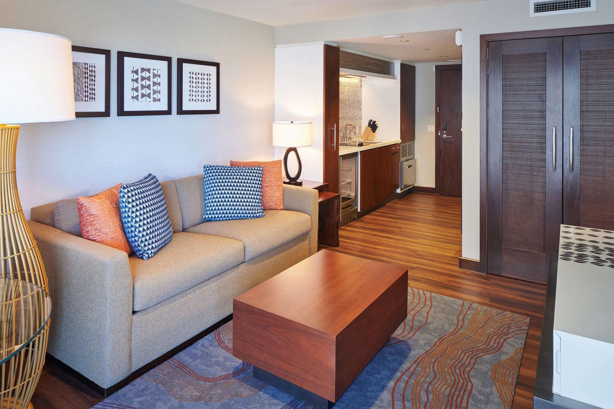 Hilton Grand Vacations Club Hokulani Waikiki Resort