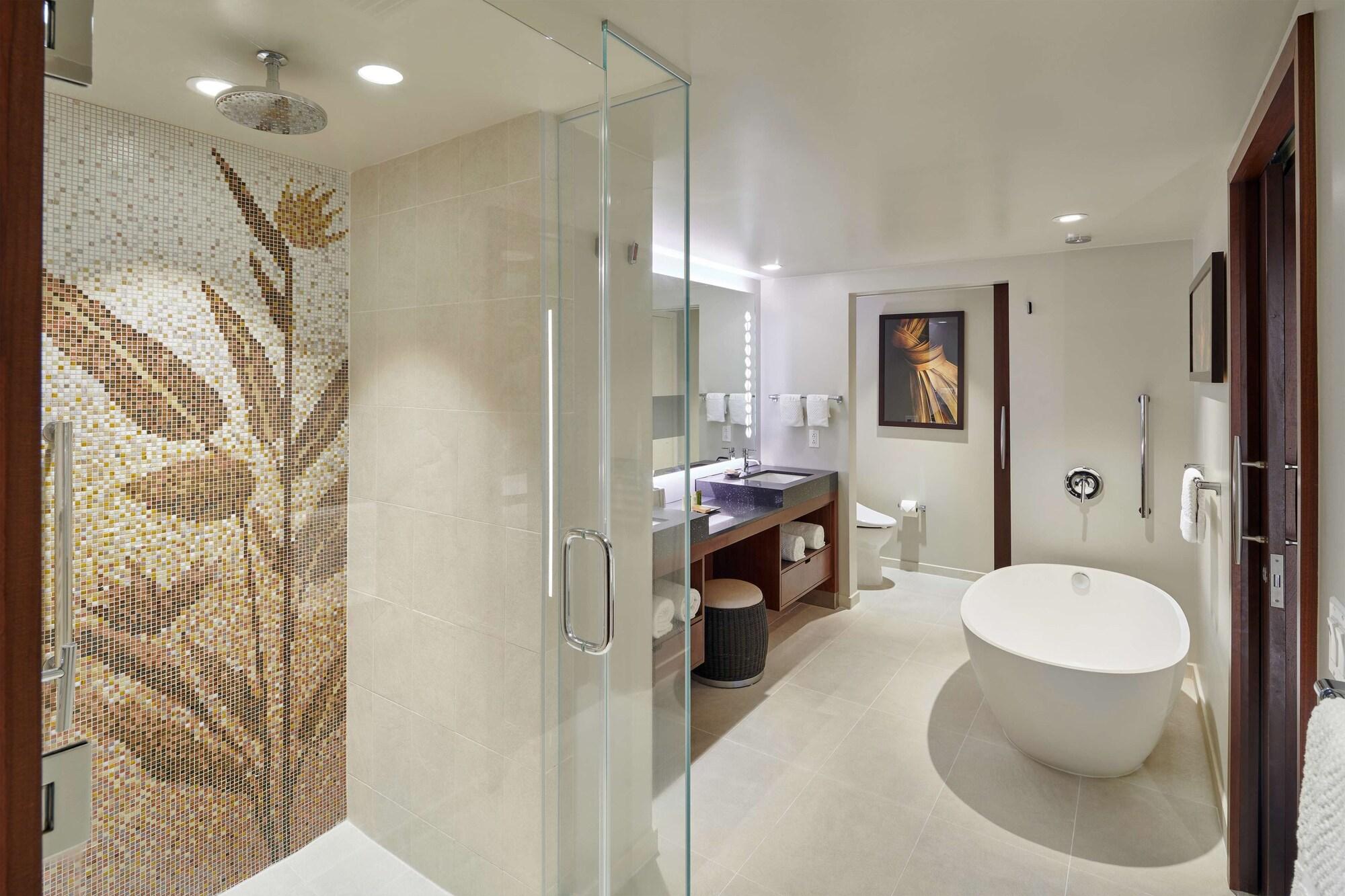 Hilton Grand Vacations Club Hokulani Waikiki Resort 3*