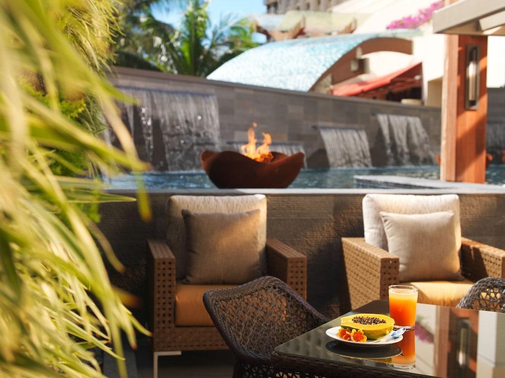 Hilton Grand Vacations Club Hokulani Waikiki Resort