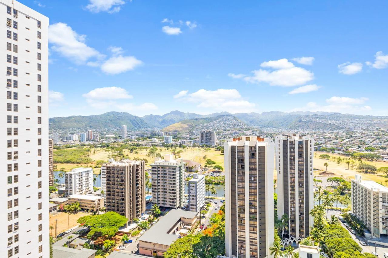 Stunning Mountain View Condo, Near With Parking