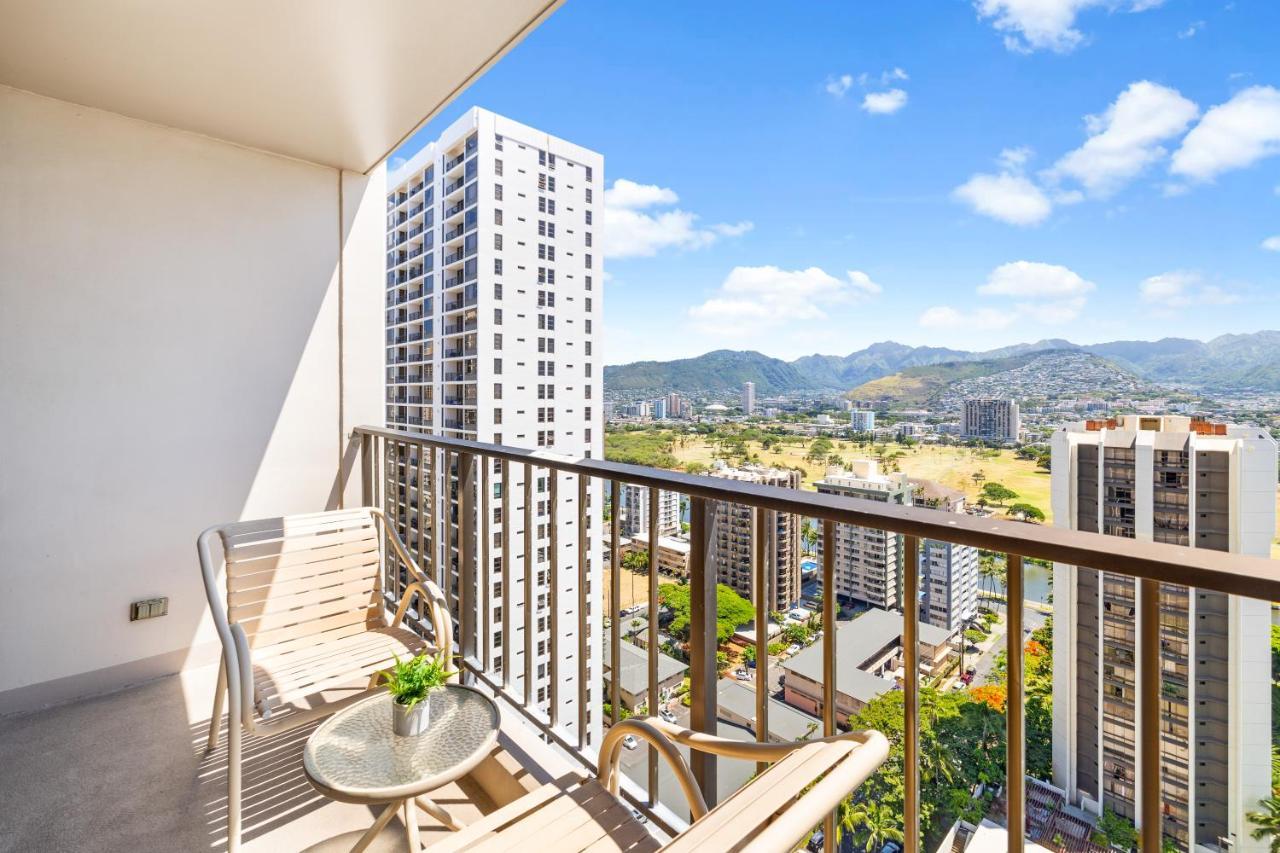 Stunning Mountain View Condo, Near With Parking Apartment Honolulu