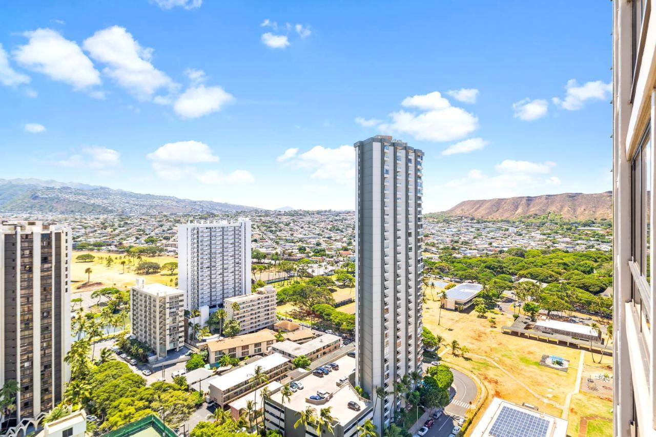 Stunning Mountain View Condo, Near With Parking Honolulu