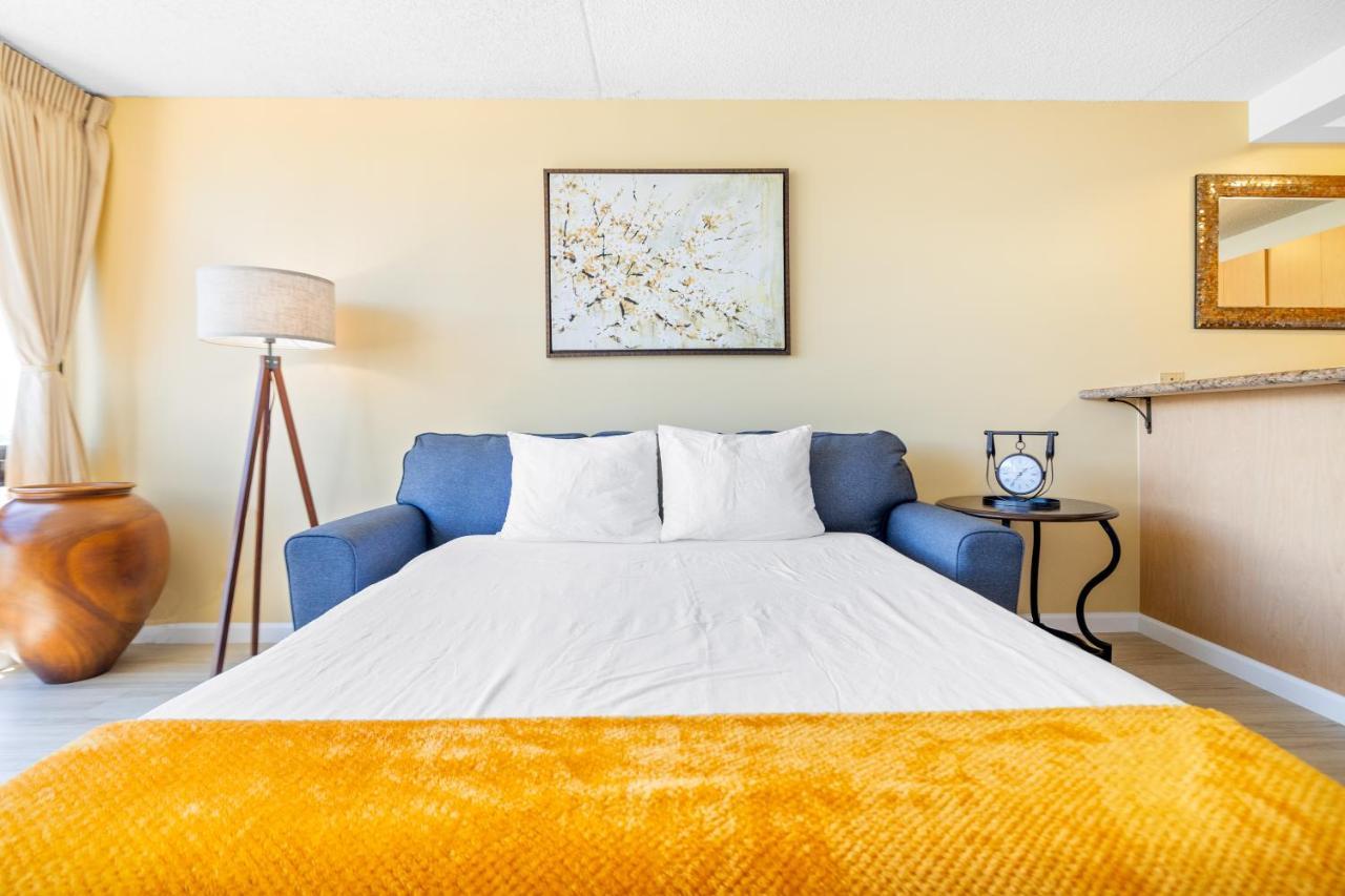 Stunning Mountain View Condo, Near With Parking