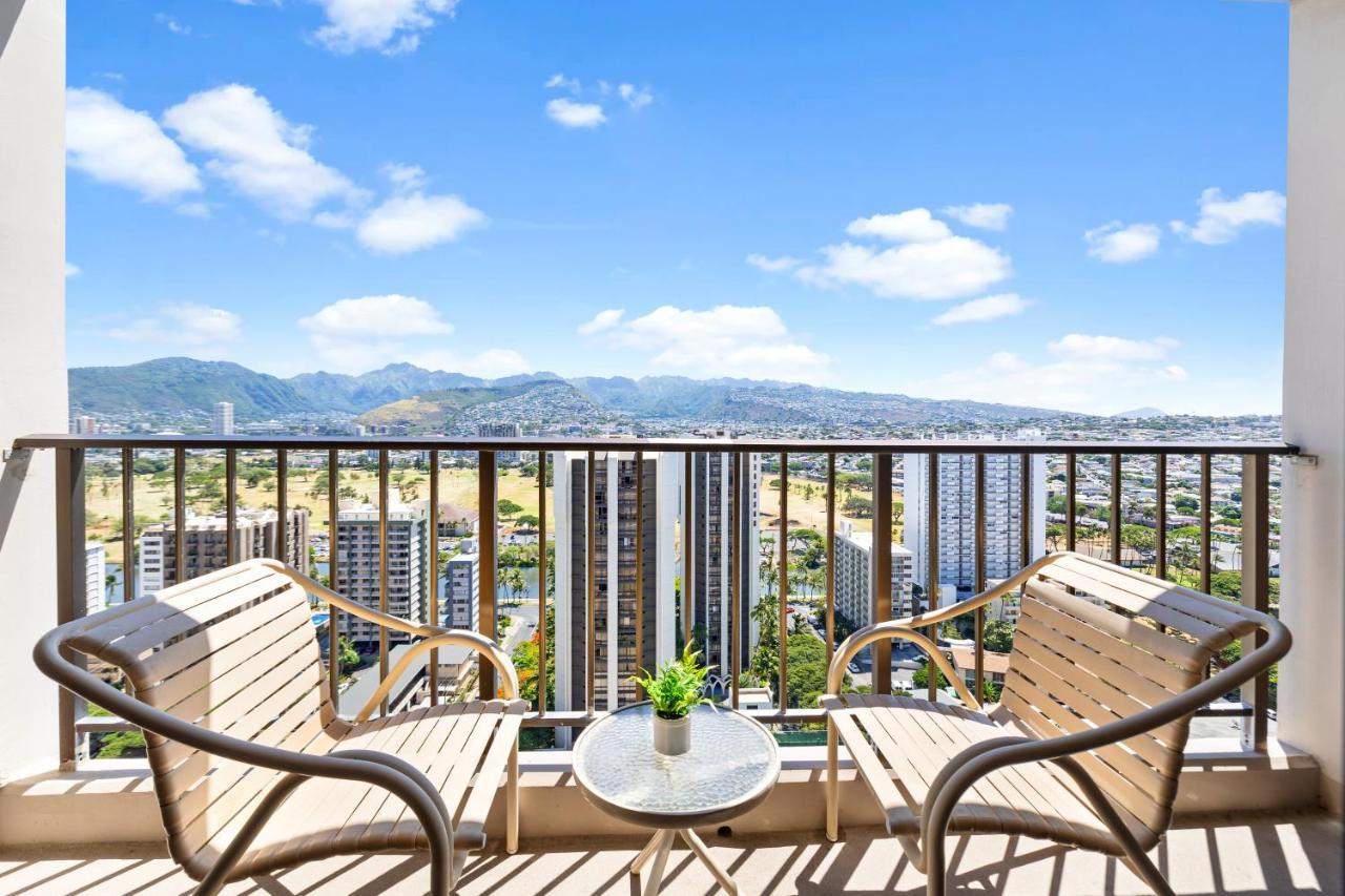 Stunning Mountain View Condo, Near With Parking Honolulu