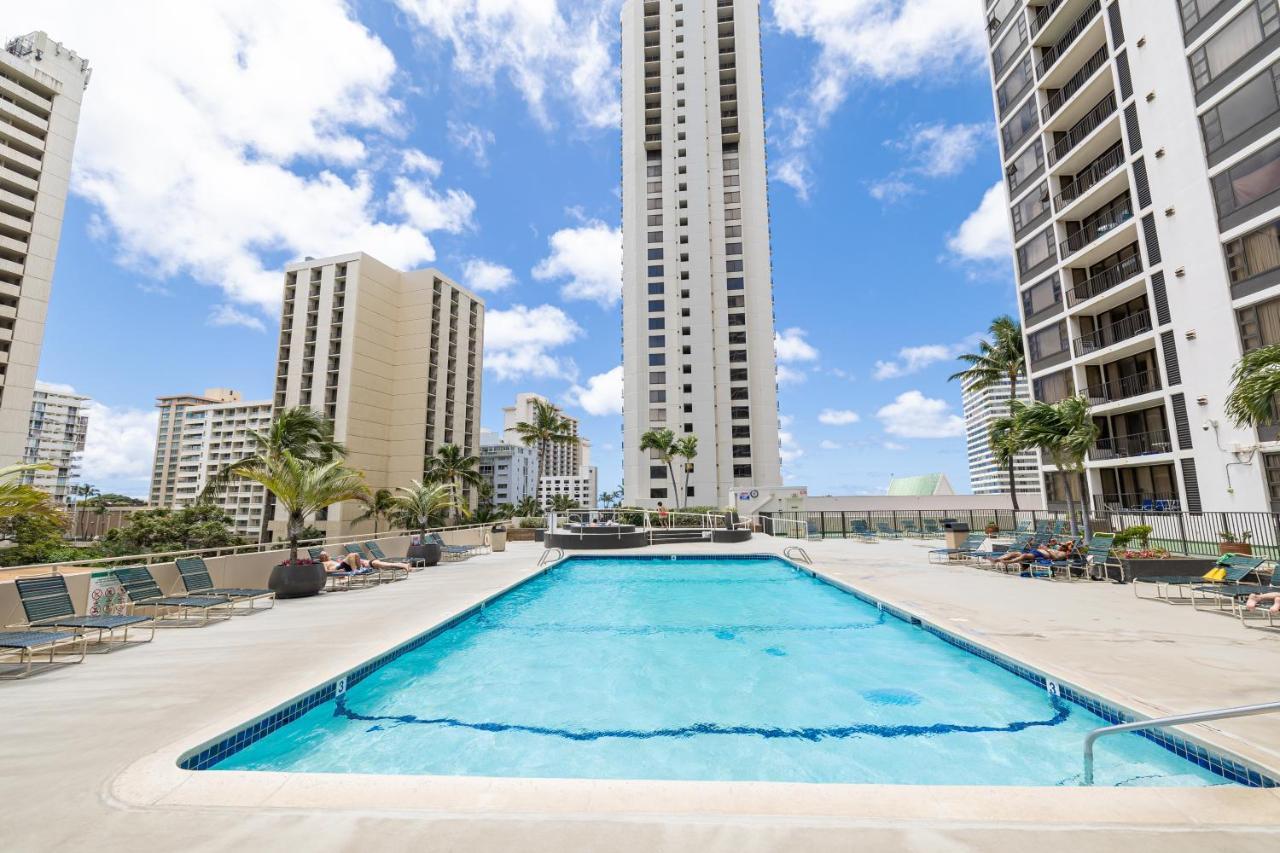 Beautiful Ocean View Condo, Near With Free Parking * Honolulu