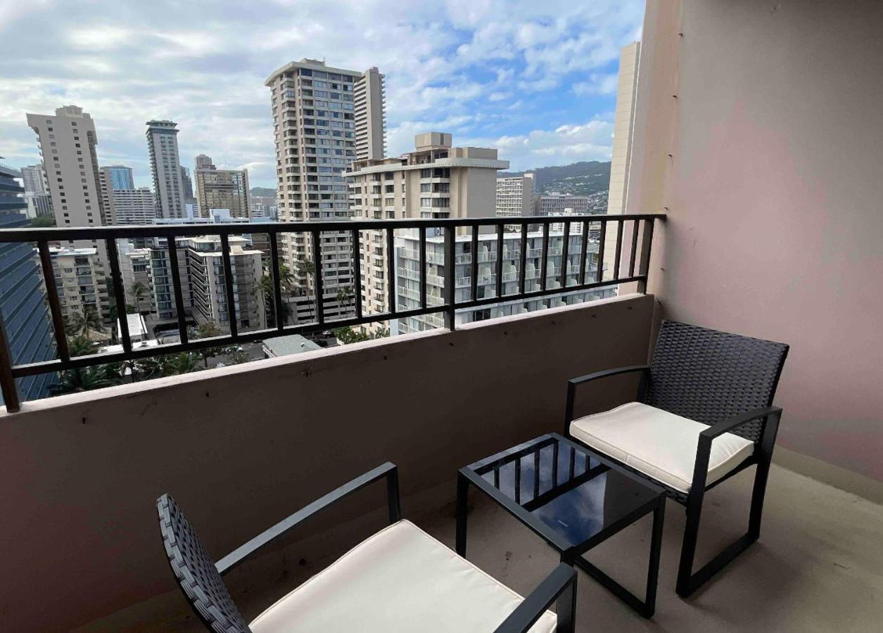 1414- Heart Of Waikiki With Kitchen - Free Parking - View Holiday home *