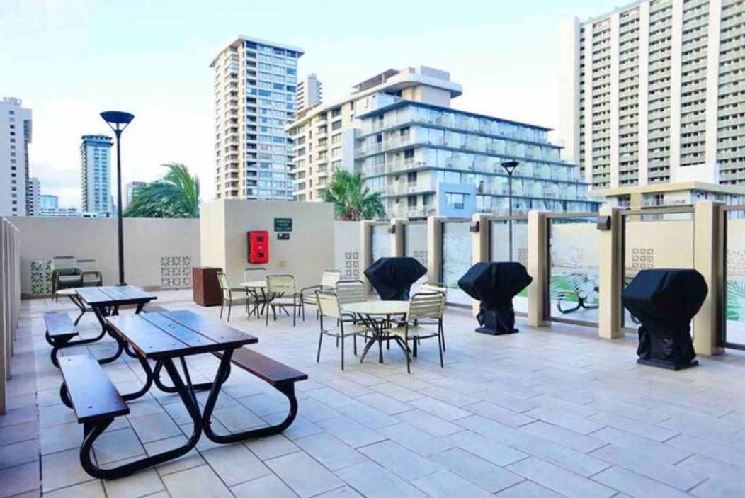 1414- Heart Of Waikiki With Kitchen - Free Parking - View Holiday home Honolulu