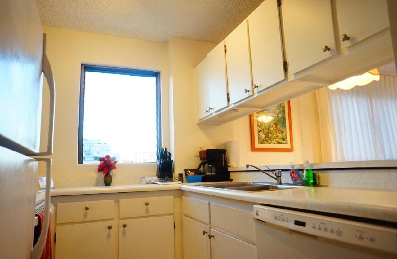 Apartment 1508- Heart Of Waikiki With Kitchen-free Parking-king Bed-corner Unit *
