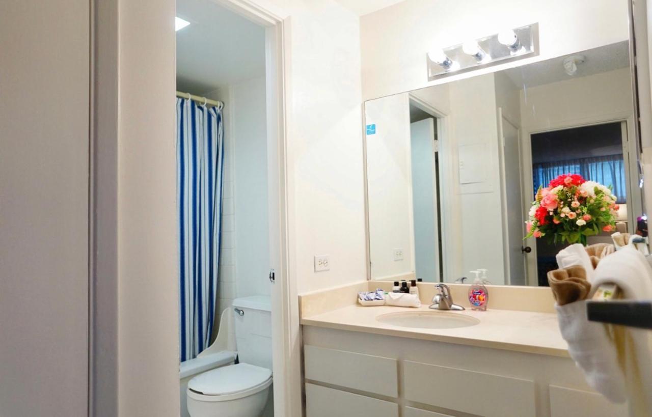 1508- Heart Of Waikiki With Kitchen-free Parking-king Bed-corner Unit *