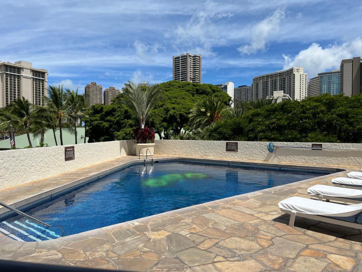 Aloha Gem Studio: Waikiki Retreat With High-speed Wi-fi Resort