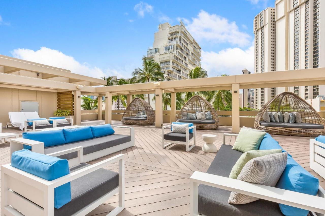 Castle At Ala Moana 3*