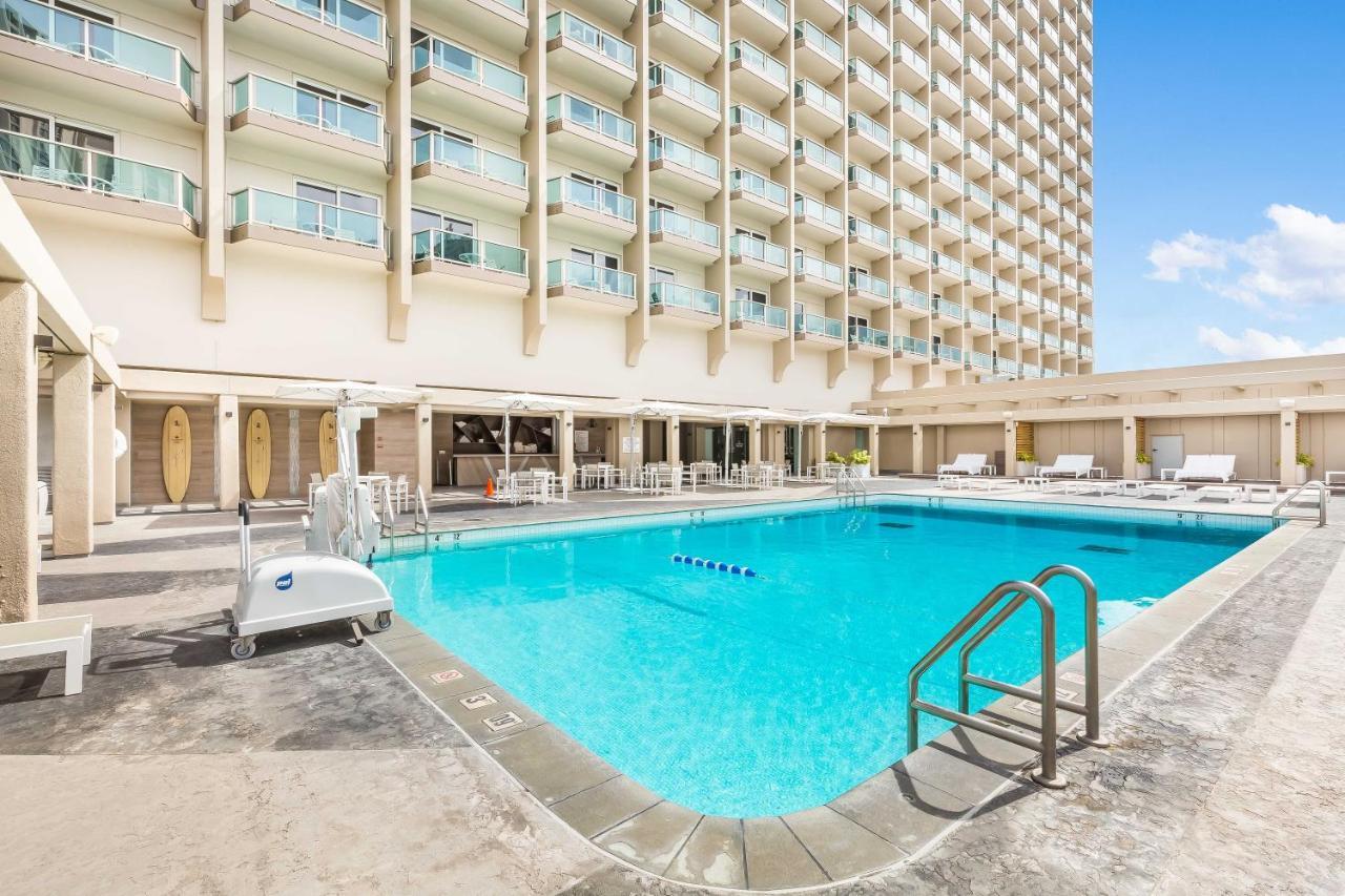 Castle At Ala Moana Hotel