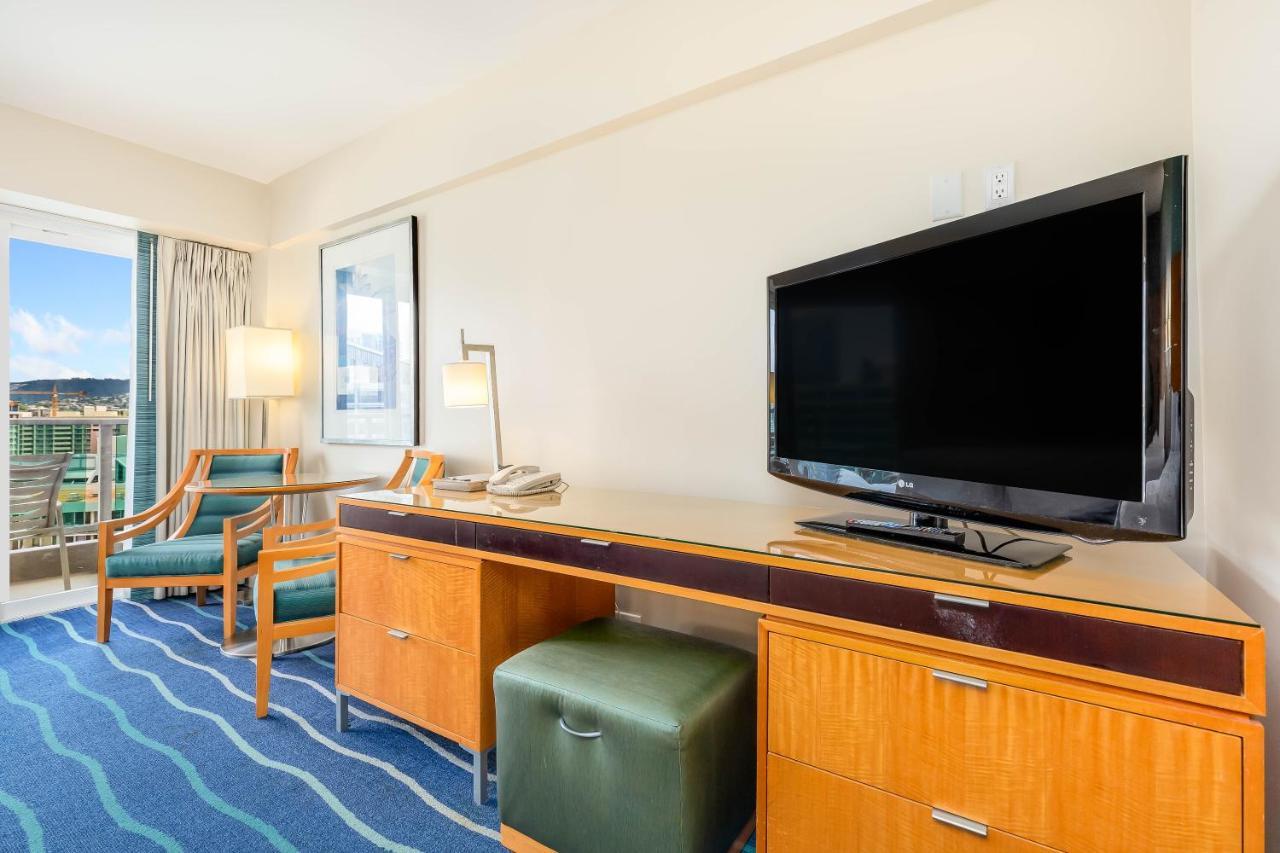 Castle At Ala Moana Hotel 3*