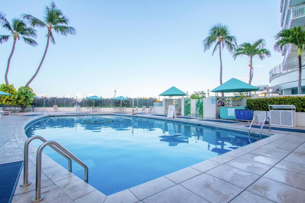 Life At A Price- Ilikai Holiday home *