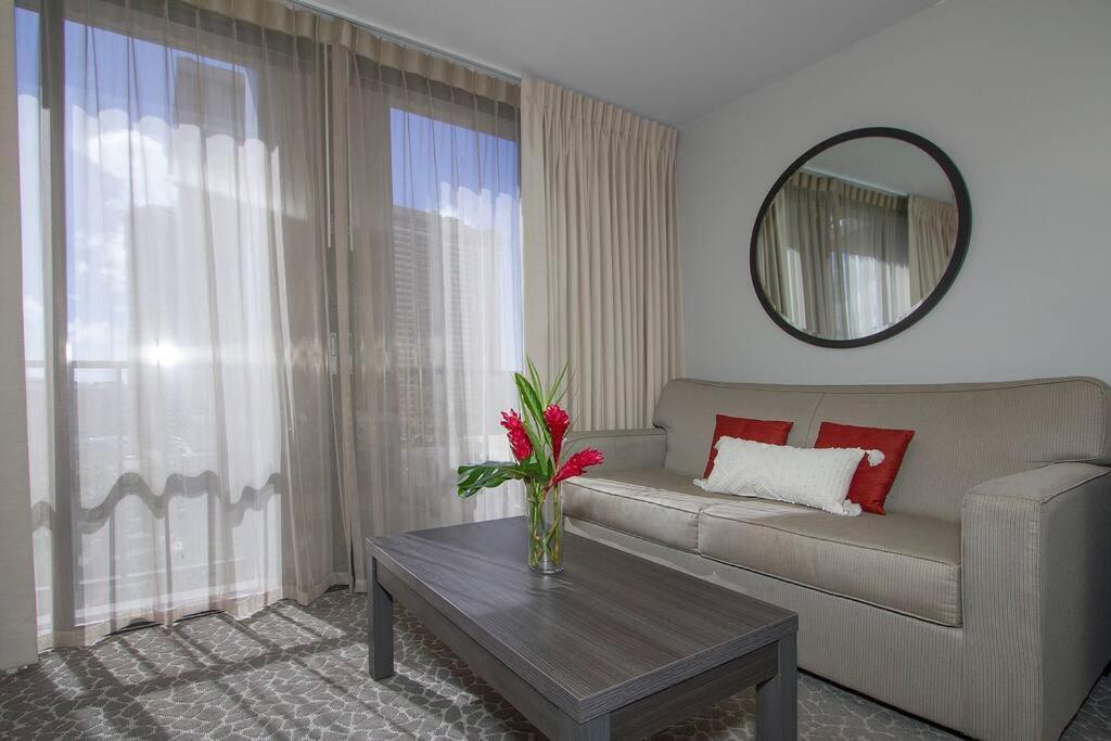 Modern Across From Hilton Lagoon Pw920 Honolulu