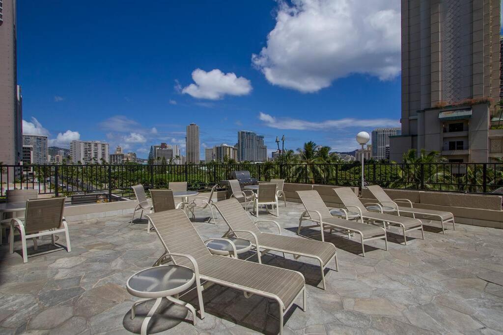 Modern Across From Hilton Lagoon Pw920 Apartment