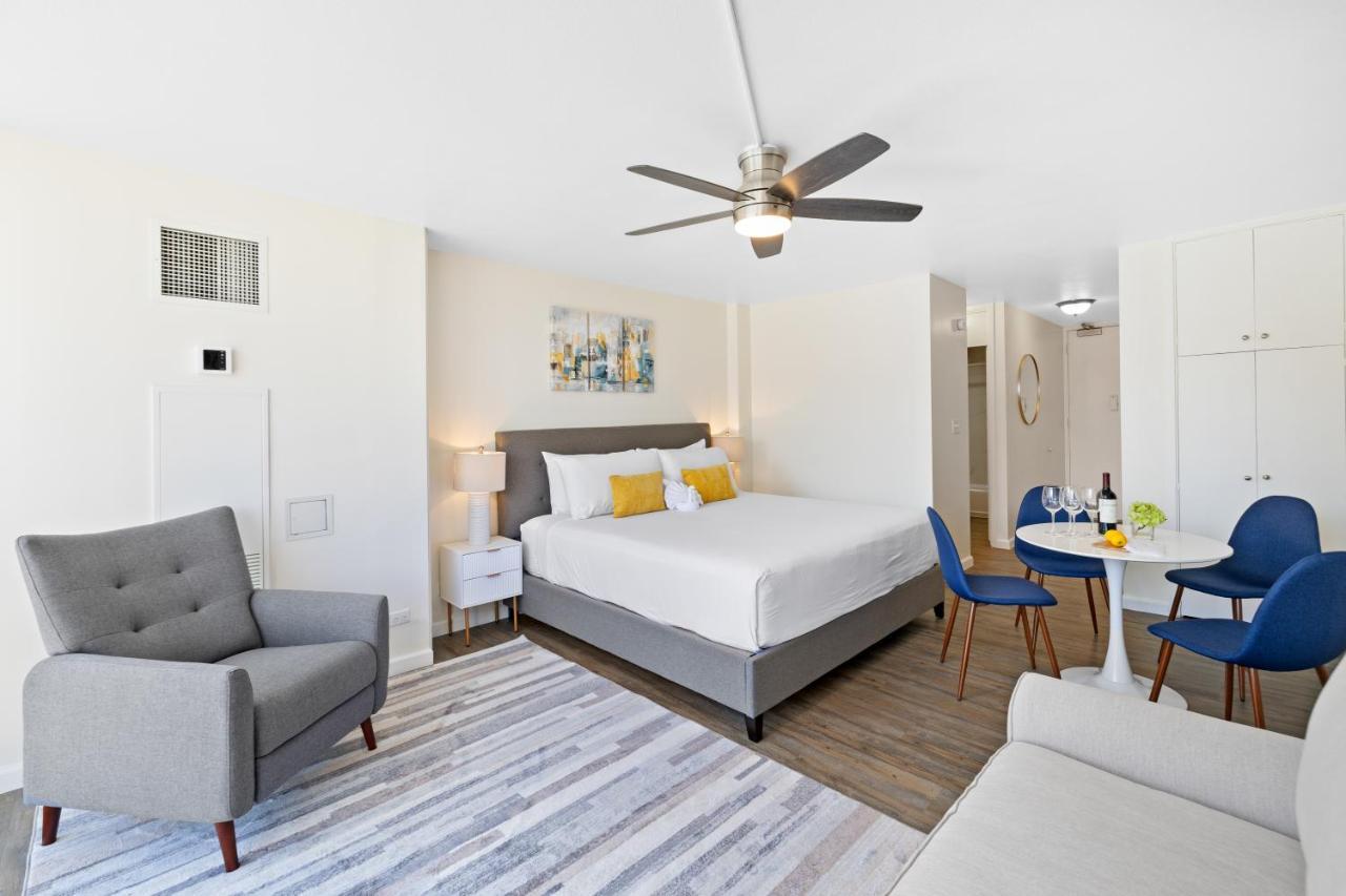 Newly Renovated Ilikai Marina - Near Beach! Apartment