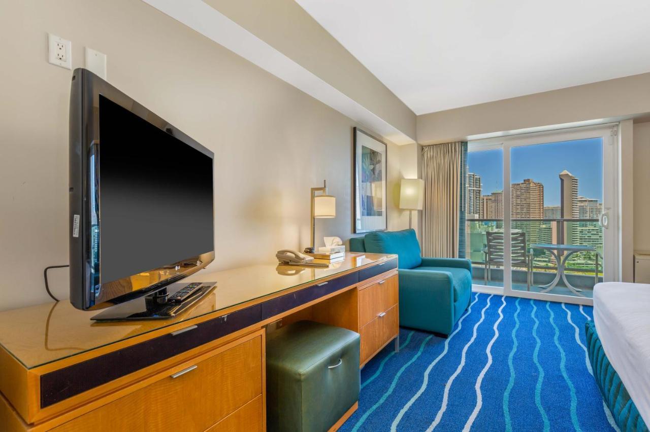 Hotel Castle At Ala Moana 3*