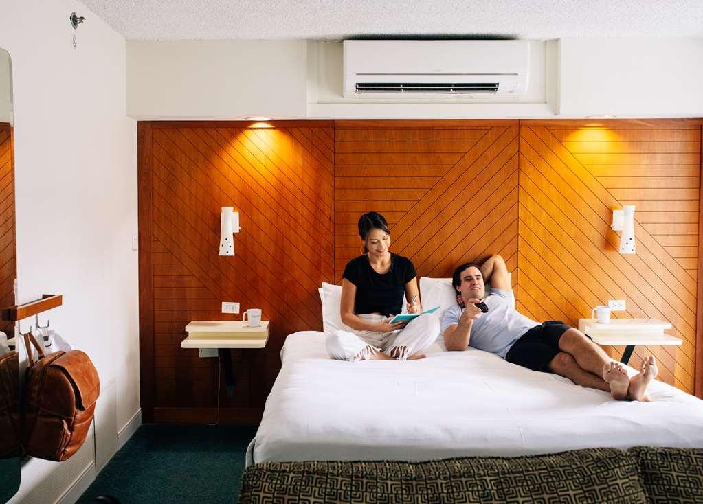 Hotel Oasis Waikiki 3*