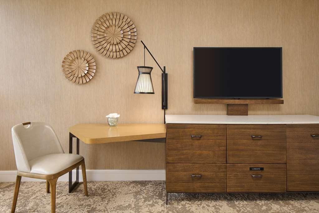Waikiki Hotel 4*