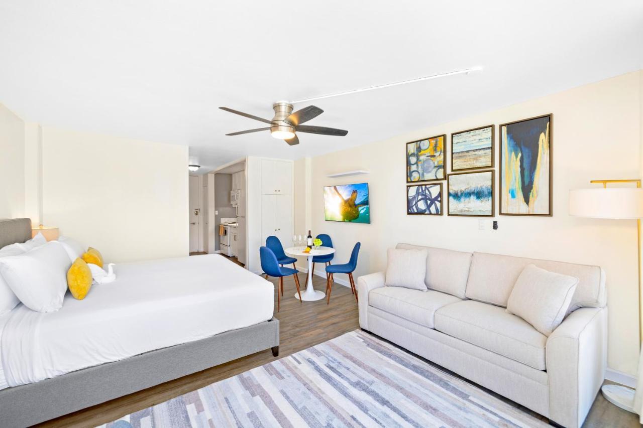Newly Renovated Ilikai Marina - Near Beach!