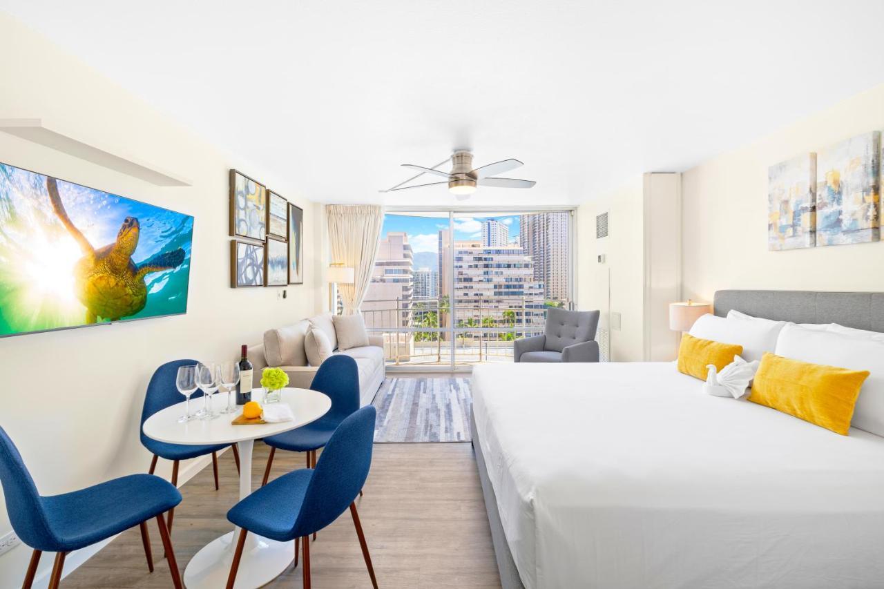 Apartment Newly Renovated Ilikai Marina - Near Beach! Honolulu