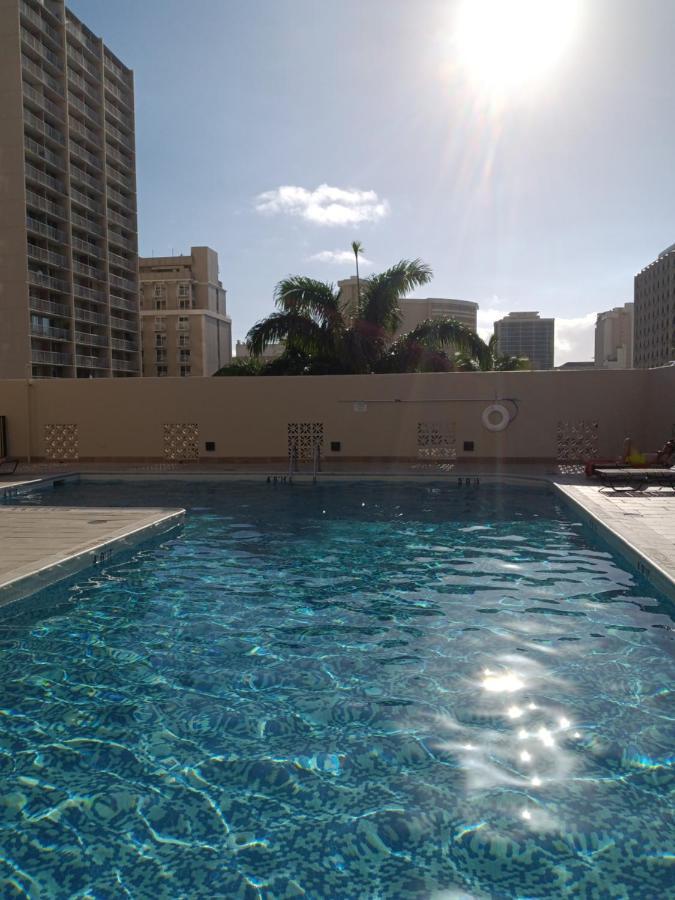 Royal Kuhio 1701 - Spacious Corner Unit With Stunning Ocean Views In The Heart Of Waikiki! Holiday home
