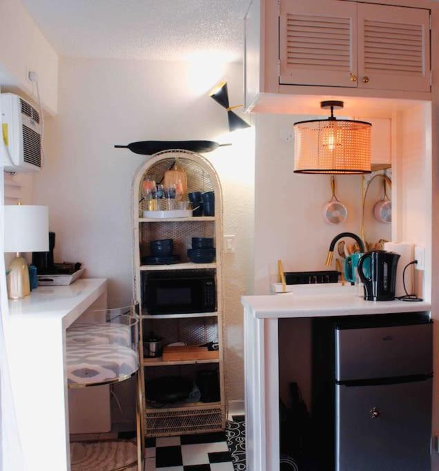 Seashore Waikiki 1 Block From A No Fees Honolulu