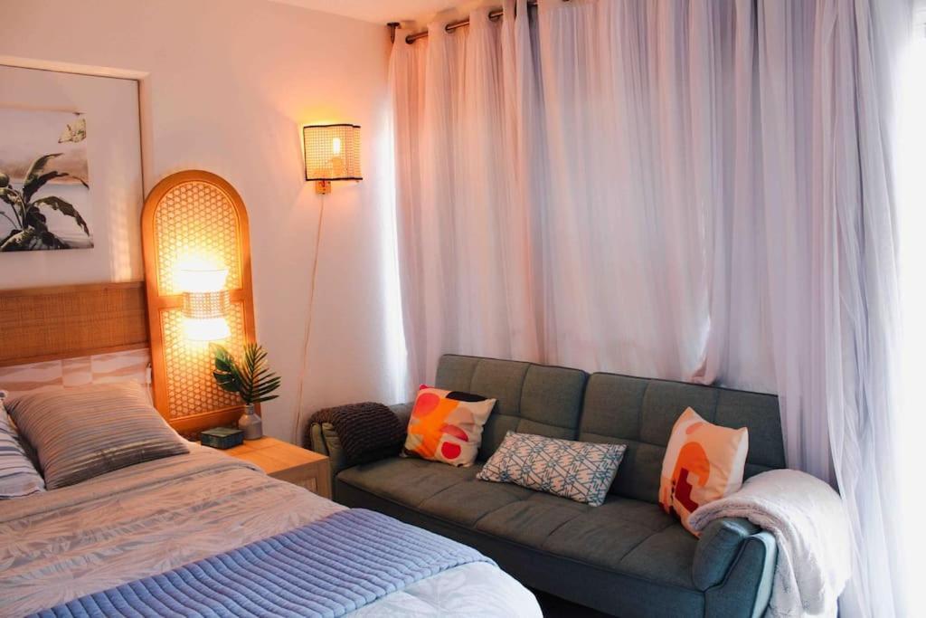Apartment Seashore Waikiki 1 Block From A No Fees