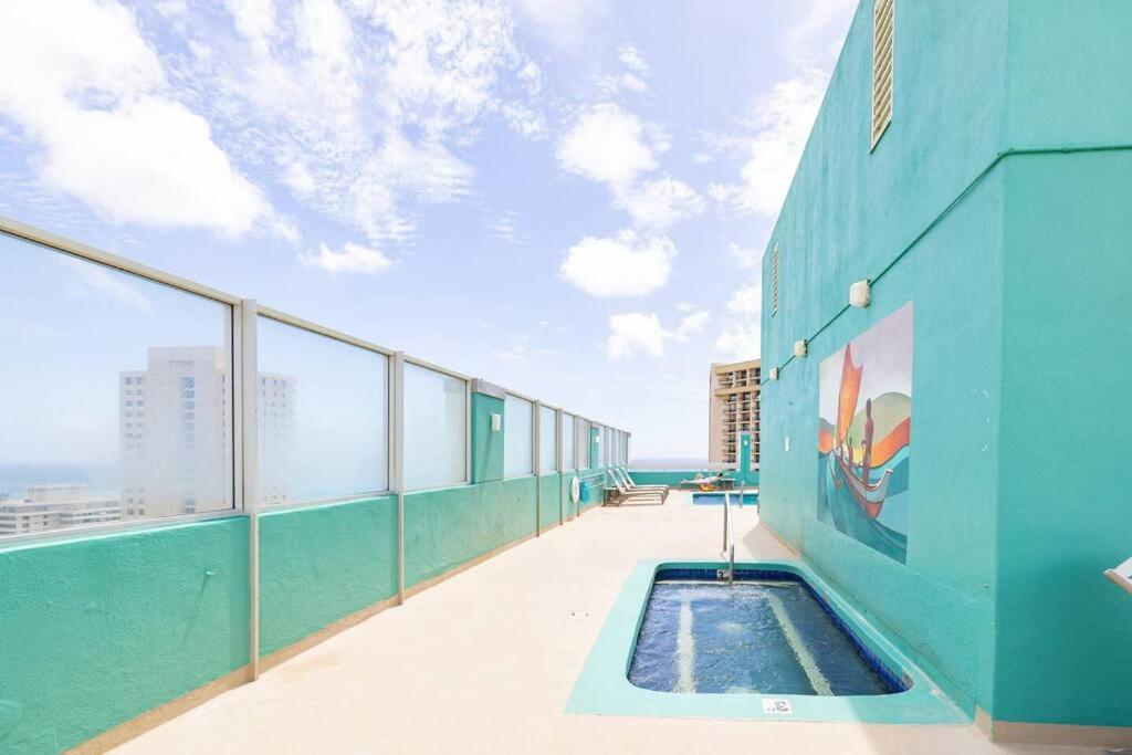 Stylish 1-br With Breathtaking Ocean Views *