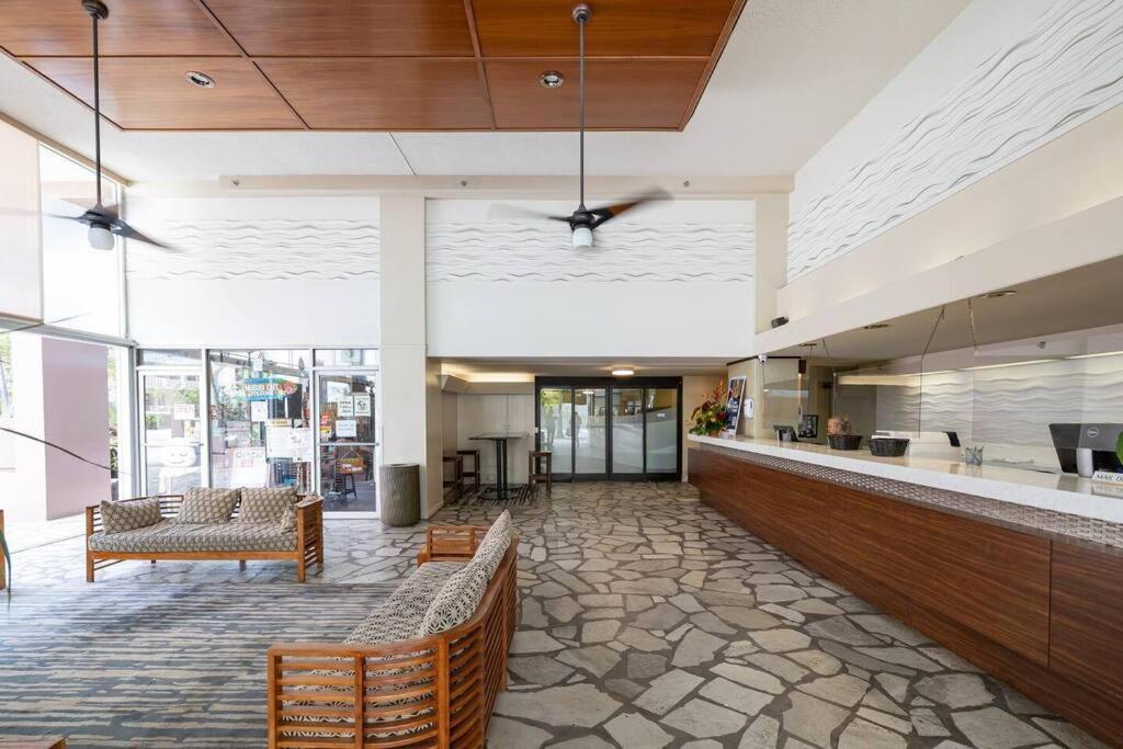 Stylish 1-br With Breathtaking Ocean Views *