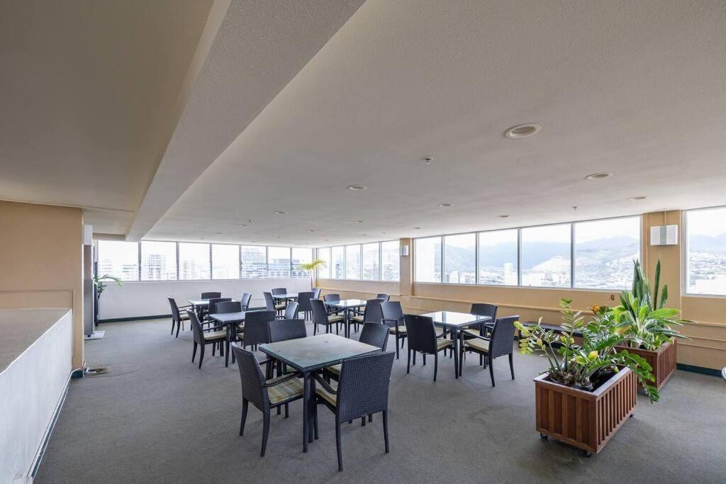 Apartment Stylish 1-br With Breathtaking Ocean Views Honolulu