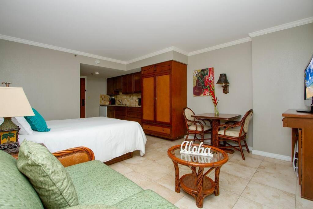 Great Price Boutique On The Strip L418 * Honolulu