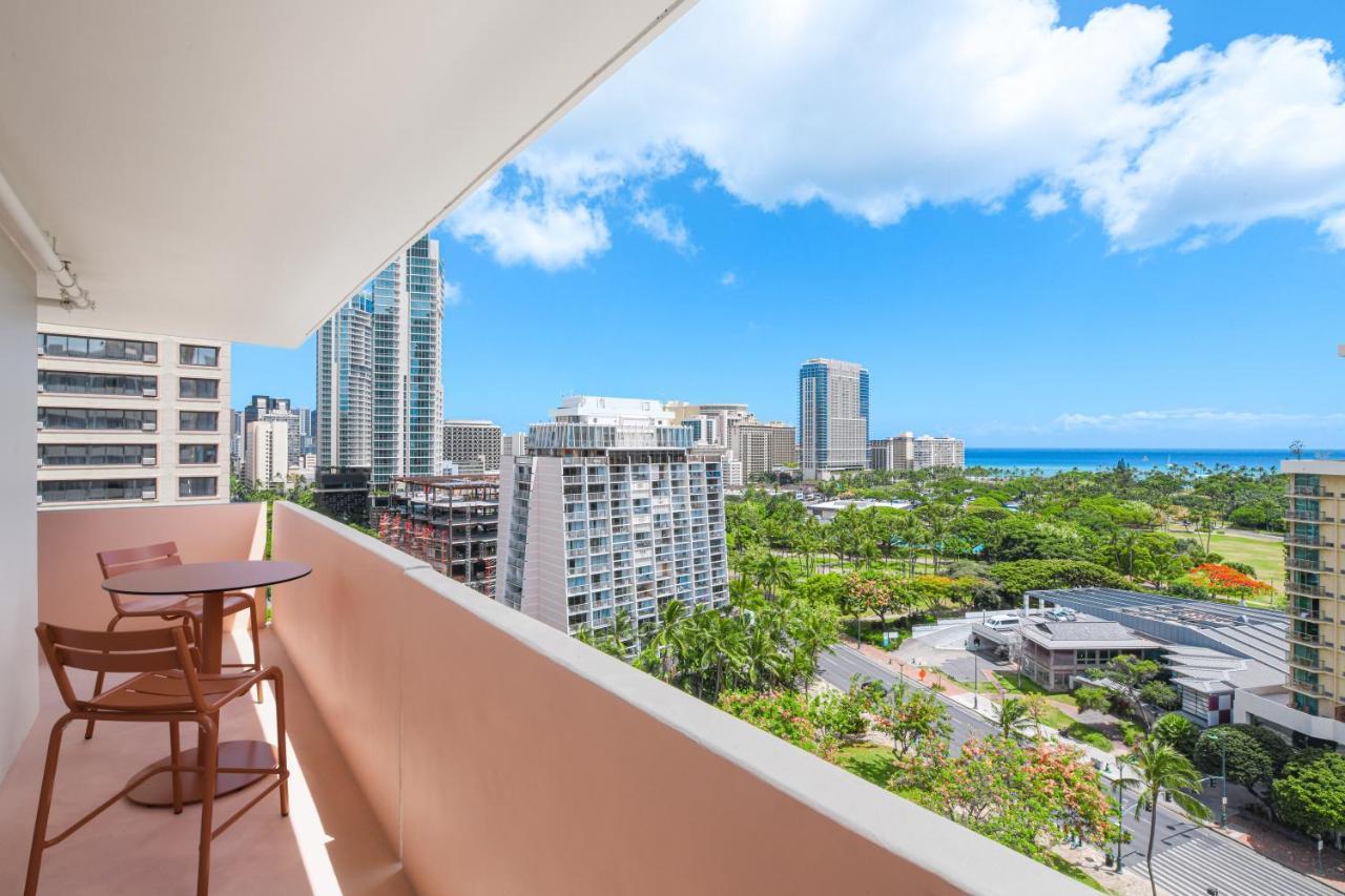Romer Waikiki At The Ambassador Hotel
