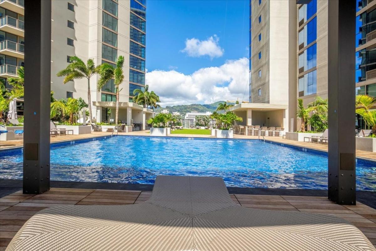 Sky Ala Moana 2908 Apartment