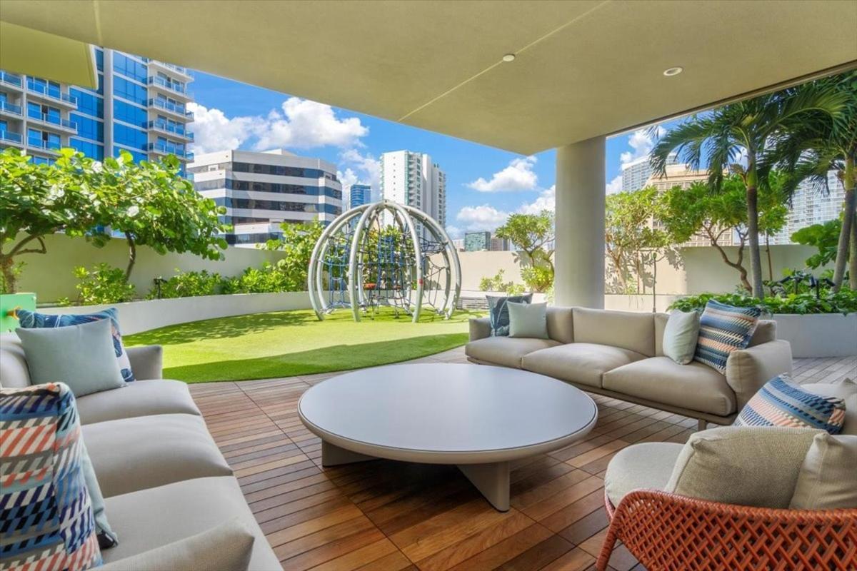 Sky Ala Moana 2908 Apartment Honolulu