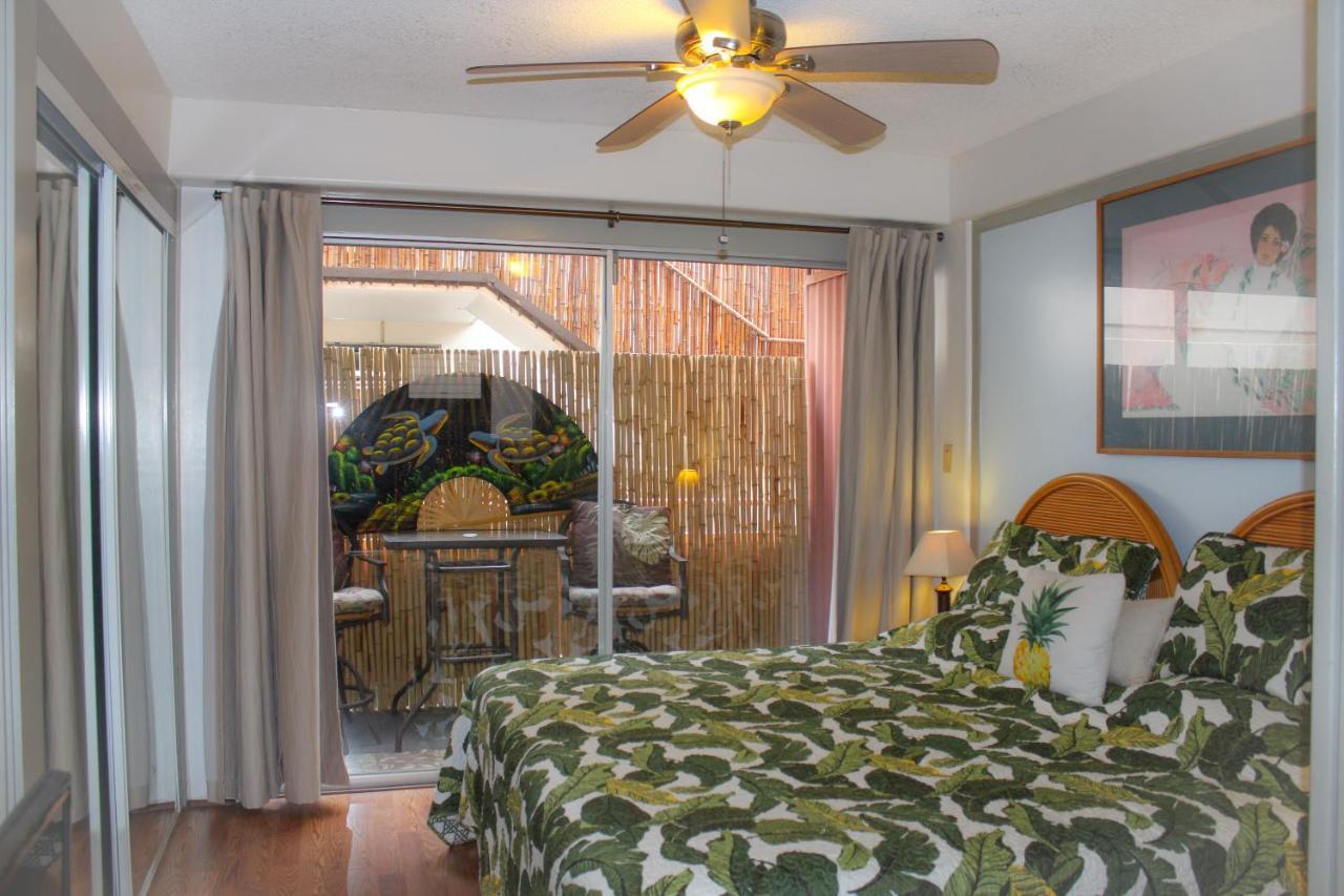 Retro Oasis Hawaiian King Apartment