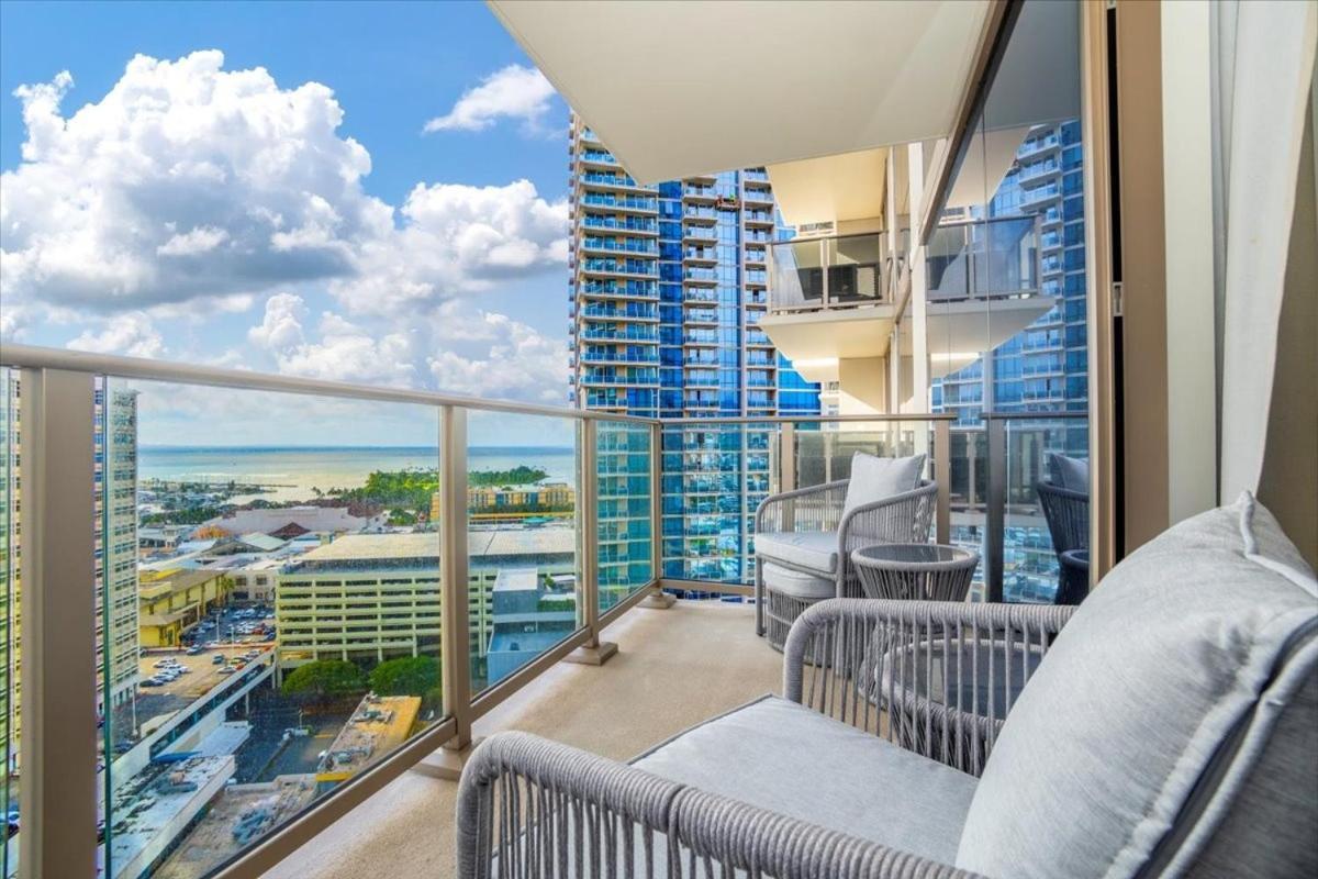 Sky Ala Moana 2307 *