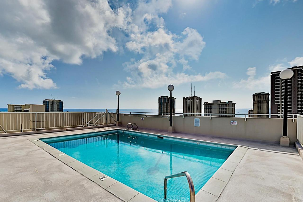 Apartment Pavilion At Waikiki 1804 - 30 Night Minimum *