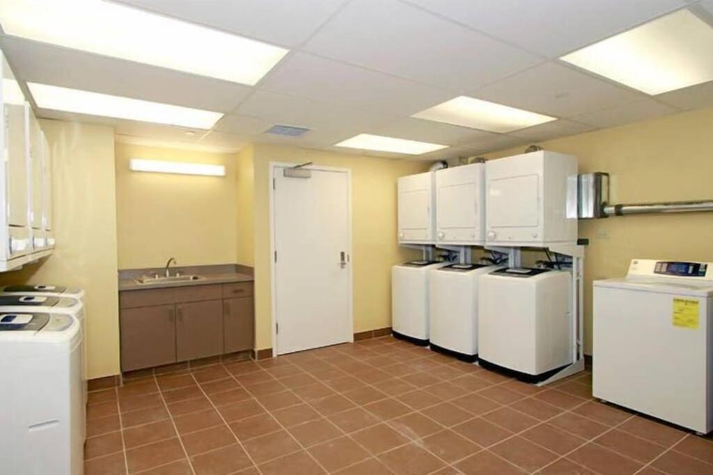 Brooks Vacations 4 Star Wyndham 1803 Waikiki Apartment *