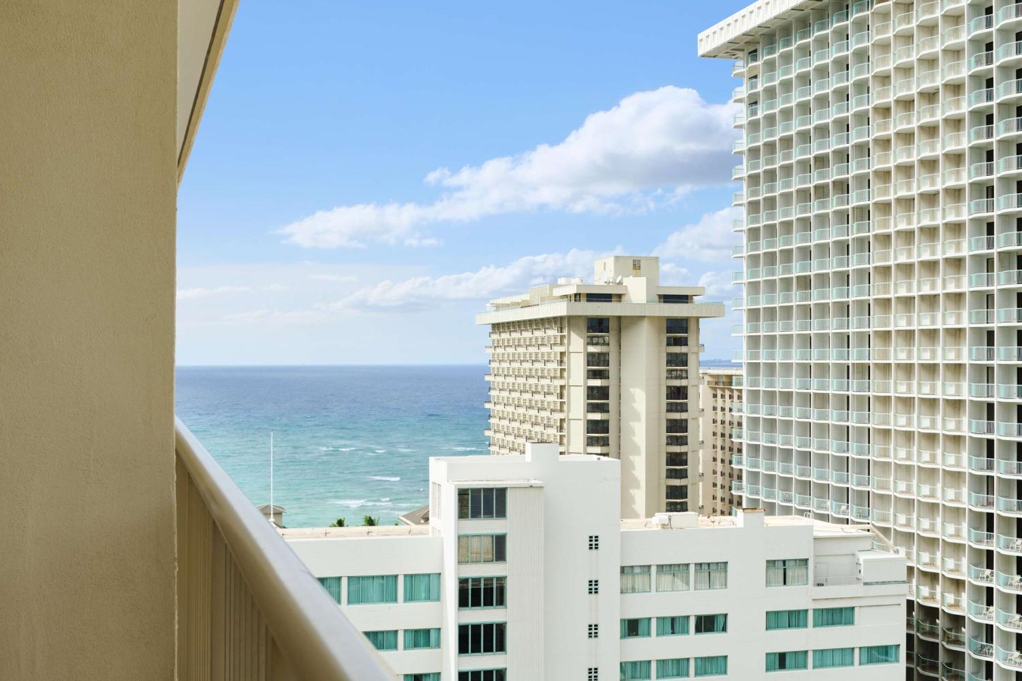 Hotel Outrigger Waikiki Paradise 4*