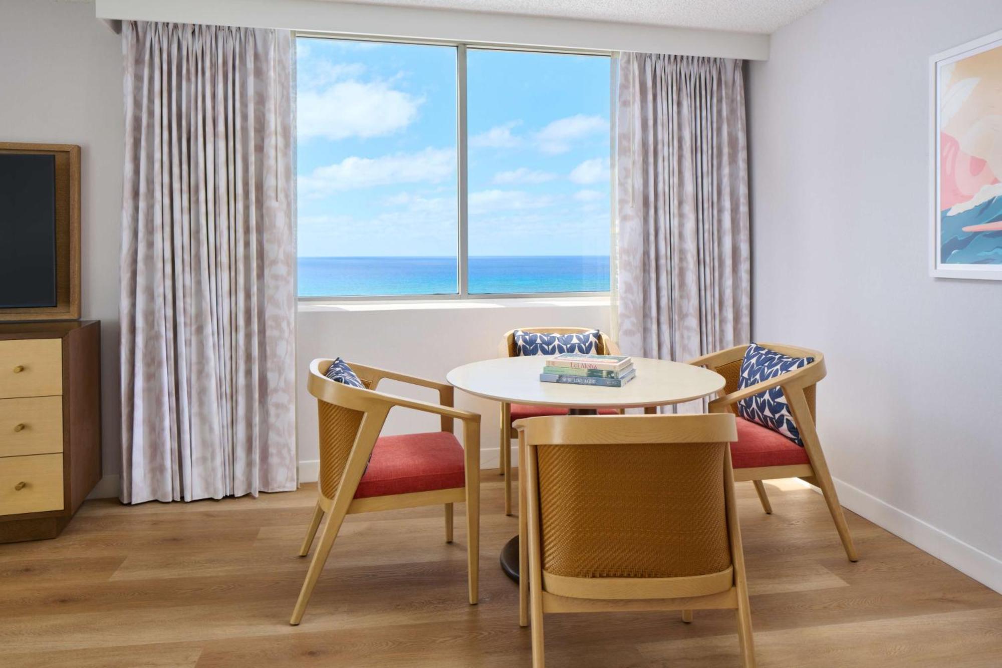 Outrigger Waikiki Paradise 4*