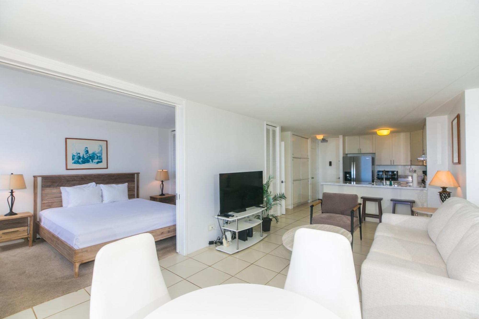 Ilikai Marina 1688 Yacht Harbor View 1br