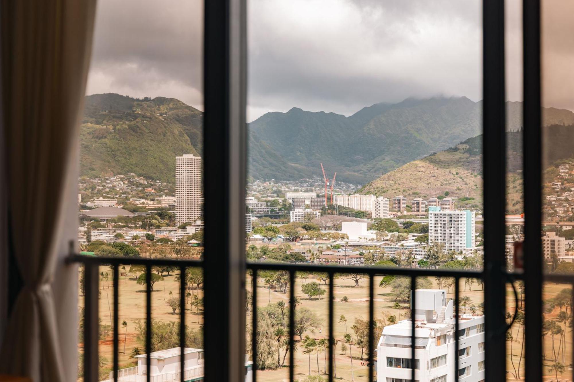 Renovated Mountain View Getaway With Free Parking! * Honolulu