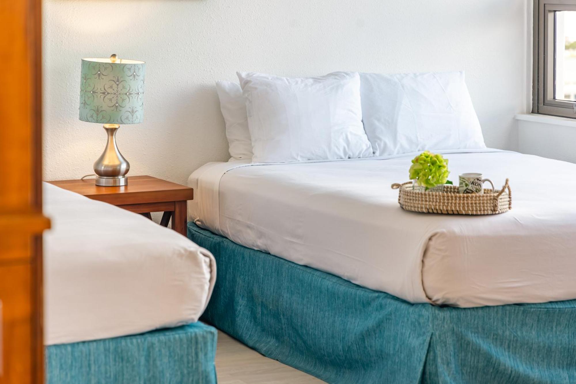 Apartment Renovated Mountain View Getaway With Free Parking! Honolulu