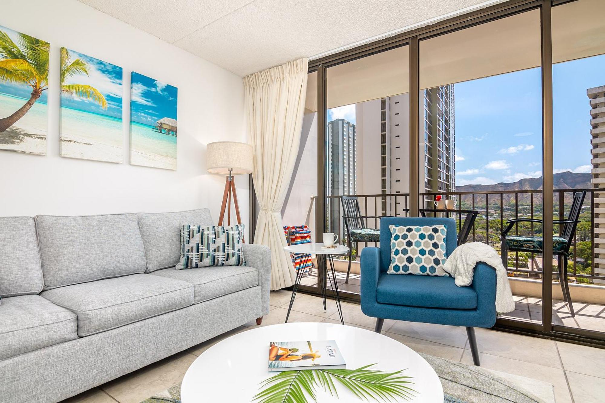 Apartment Diamond Head View Condo, Steps To & Free Parking!